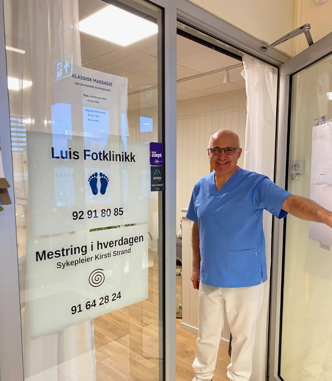 Moderne og lyse lokaler hos Luis Fotklinikk på Maura
